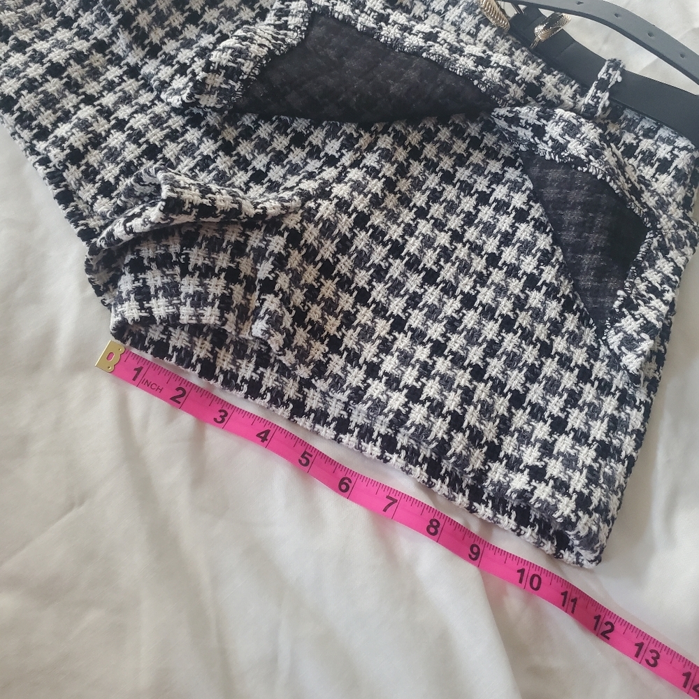 Shorts - Picture 4 of 15
